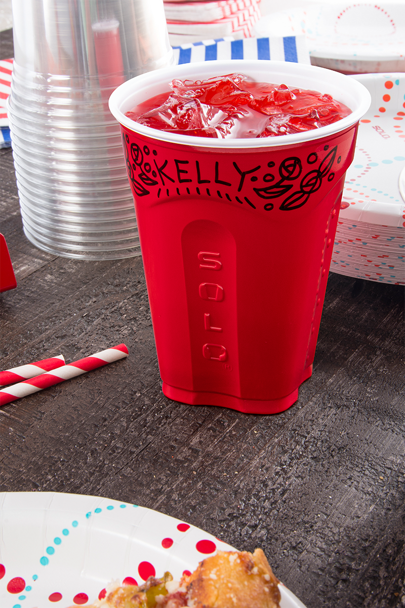 Disposable Party Plastic Cups 18 oz. Red Drinking Cups